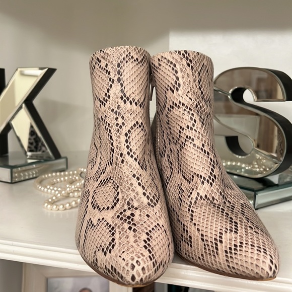 x2B snake boots - Picture 2 of 5